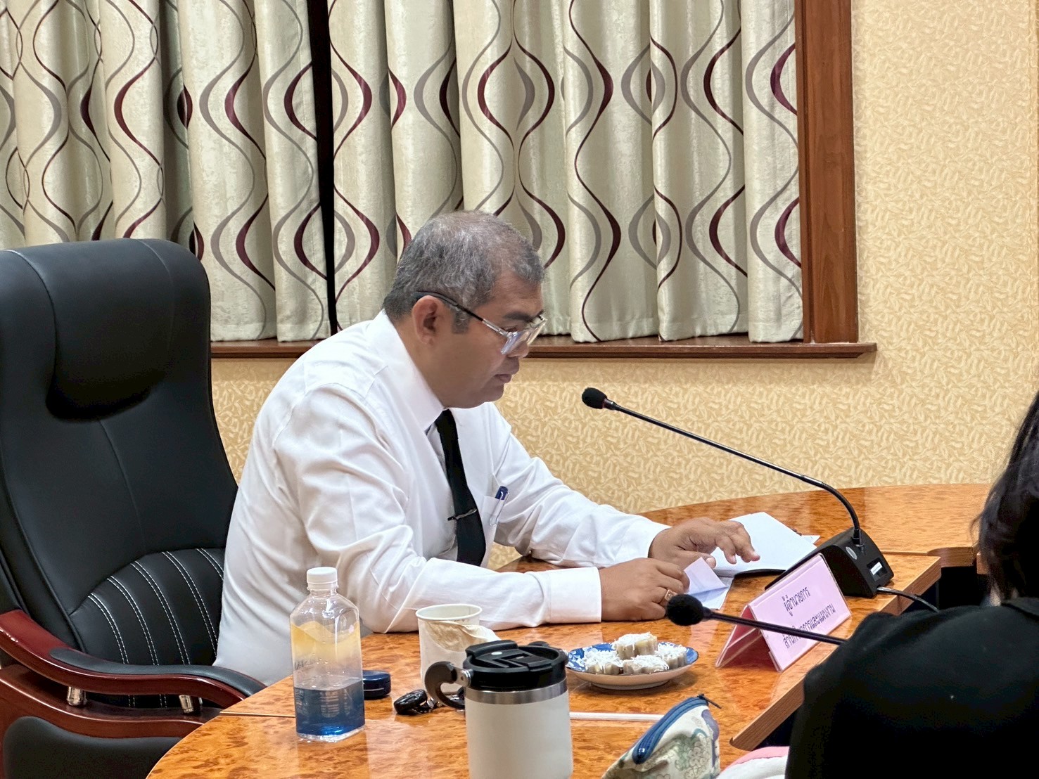 title - การประชุมการรายงานผลระบบติดตามผลการดำเนินงานและผลการเบิกจ่ายงบประมาณ (ALRO Tracking System) และชี้แจงการรายงานผลตัวชี้วัดของโครงการ/กิจกรรมประจำปีงบประมาณ พ.ศ. 2569